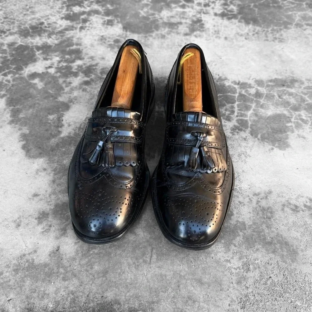 Vintage 90's Nunn Bush Shiny black leather wing tip tassel loafers dress shoes 9